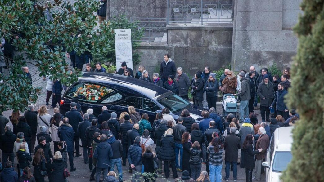 Emozione E Ricordi Al Funerale