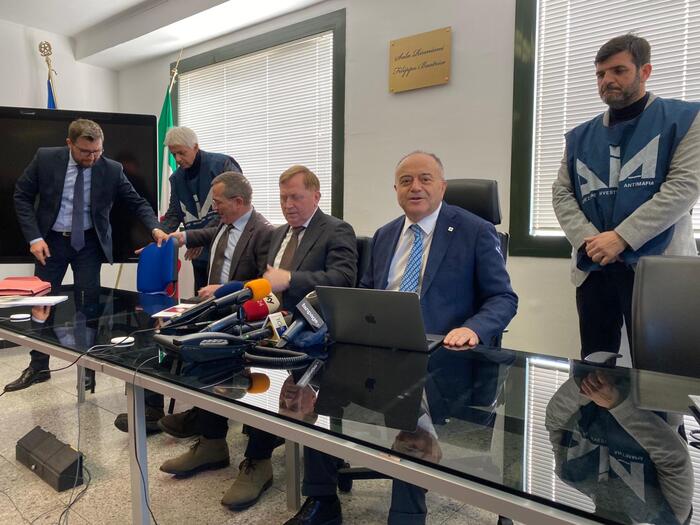 Estorsioni E Camorra3A Arresti