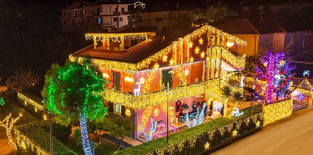 Festa Di Luci E Magia A Roseto