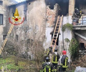 Fiamme A Giffoni Valle Piana3A