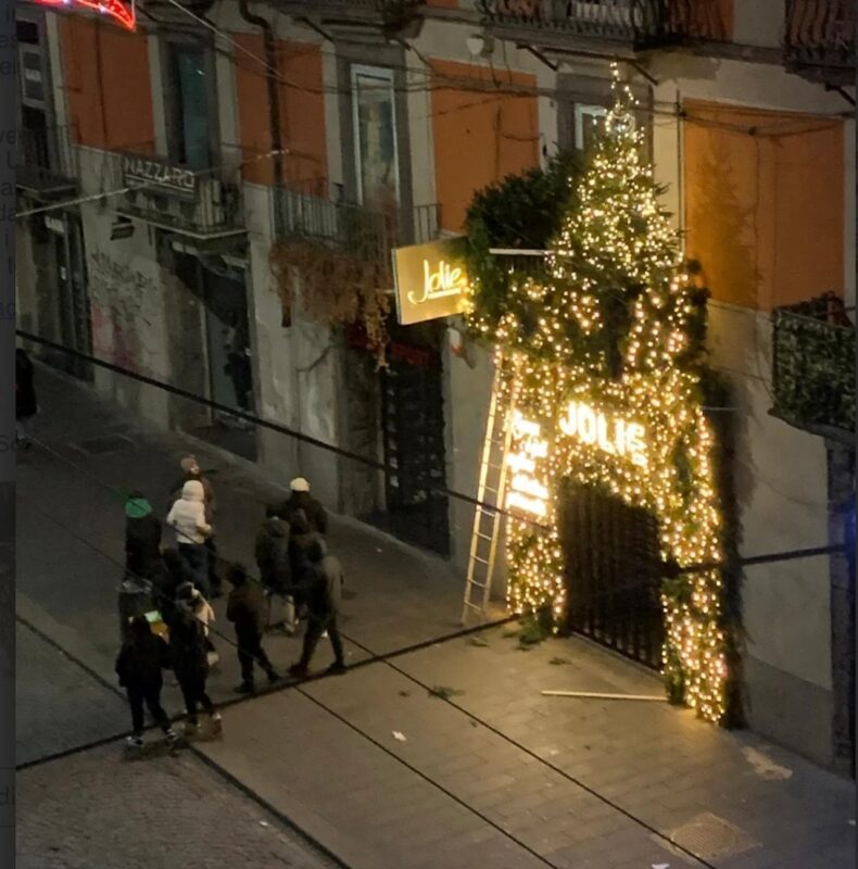 Furto Di Addobbi Natalizi Nel