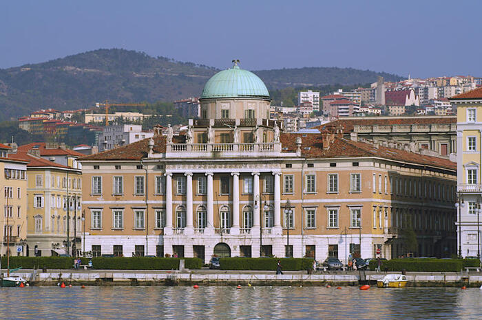 Generali Acquista Palazzo Carc
