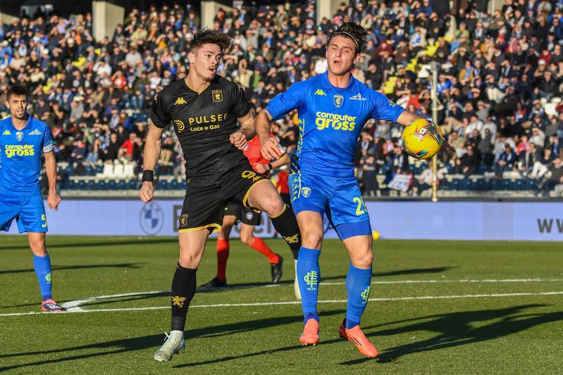 Genoa Conquista Tre Punti Cruc