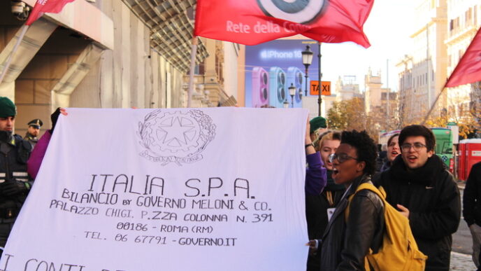 Giovani In Protesta Contro La