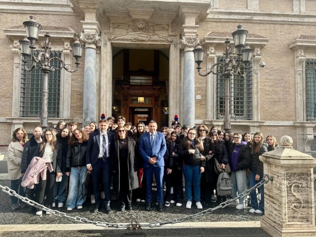 Gli Studenti Dell27Istituto Tor