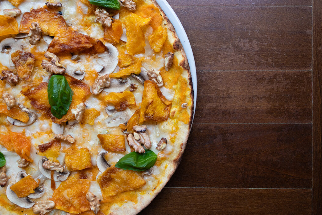 Gorgonzola Noci Funghi Crema E Chips Di Zucca