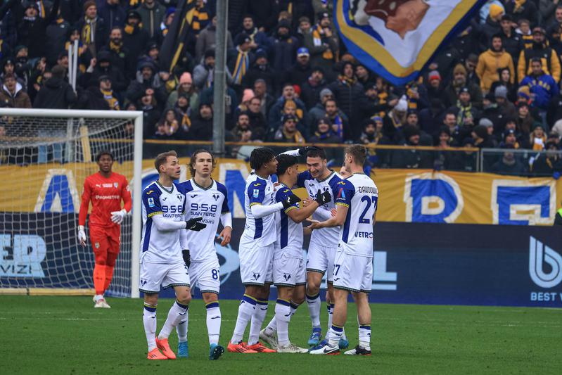 Hellas Verona Festeggia Una Vi