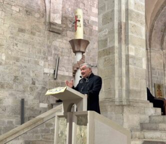Il Vescovo Claudio Palumbo Pro