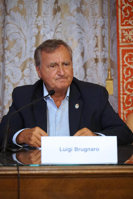 Il Sindaco Di Venezia Guarda A