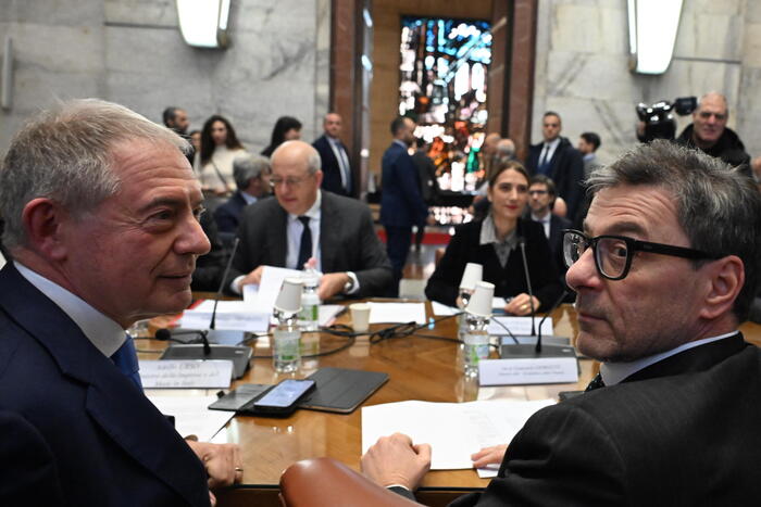 Il Tavolo Stellantis3A Urso Chi