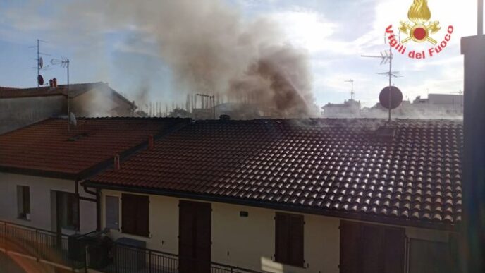 Incendio A Cesano Maderno3A Sei