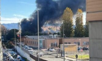 Incendio A Roma Est3A Fiamme Al