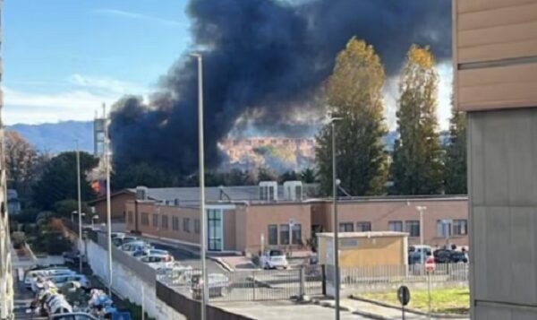 Incendio A Roma Est3A Fiamme Al