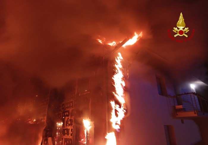 Incendio Devasta Abitazione A
