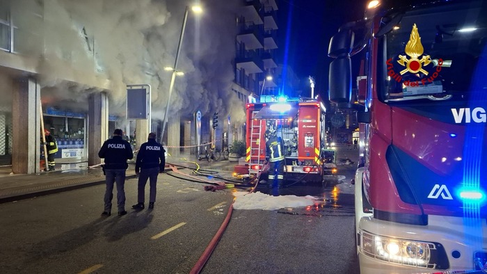Incendio In Un Negozio Di Elet