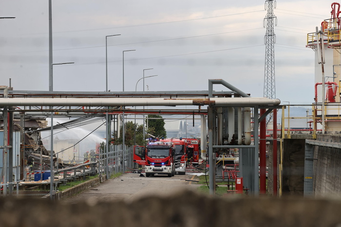 Incendio Nell27Area Eni Di Cale