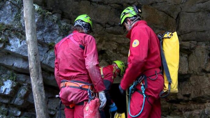 Intervento Del Soccorso Speleo