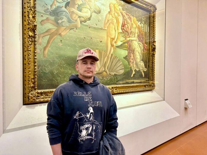 James Franco Visita Gli Uffizi