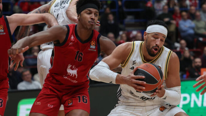 L27Ea7 Milano Continua La Sua M