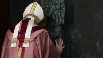 L27Apertura Della Porta Aurea3A