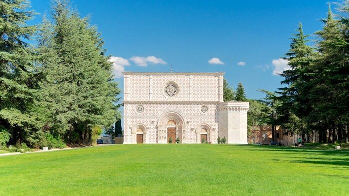 La Basilica Di Collemaggio Si