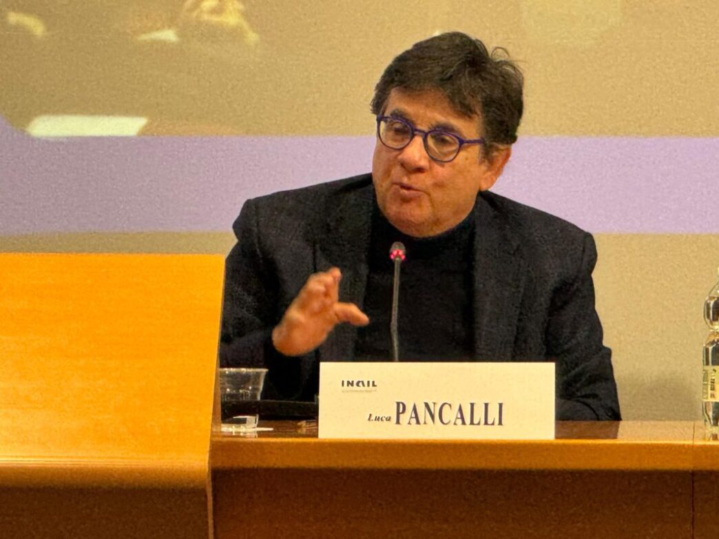 La Cerimonia Dedicata Al Profe