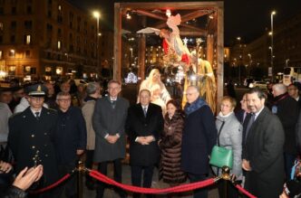 La Nativitc3A0 Napoletana Risplen