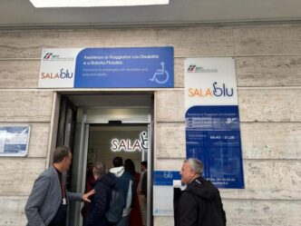 La Sala Blu Di Napoli Centrale