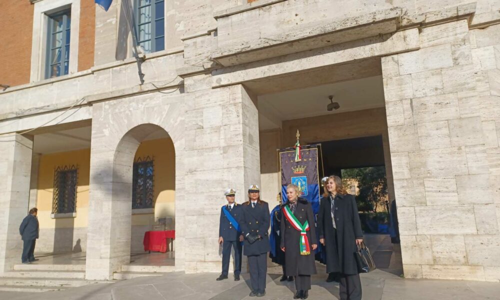 Latina Celebra Il 92C2B0 Annivers