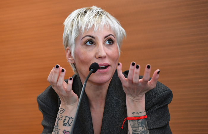 Malika Ayane Parla Delle28099Uso De