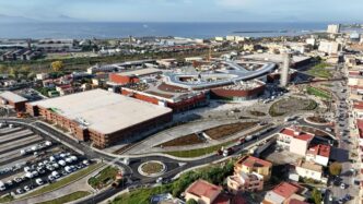 Maximall Pompei Apre Al Pubbli