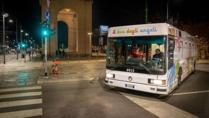 Milano Accoglie Il Bus Degli A