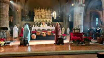 Milano Celebra L27Epifania Con