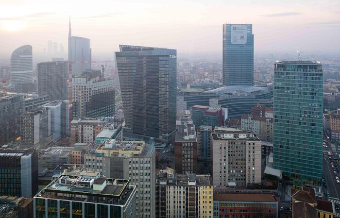 Milano Scivola Al Dodicesimo P