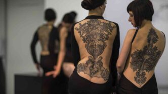 Modelle Tatuate Schiena Tatuata Da Marco Manzo Biennale Di Venezia Arte Contemporanea
