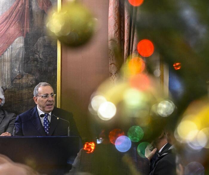 Napoli3A Il Prefetto Di Bari Ch
