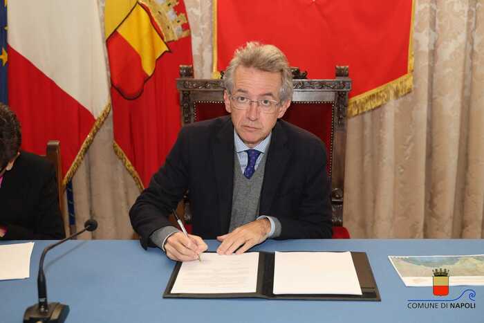 Napoli Rilancia Il Patrimonio
