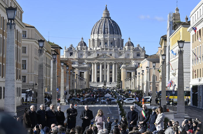Nuova Vita Per Piazza Pia3A Nap