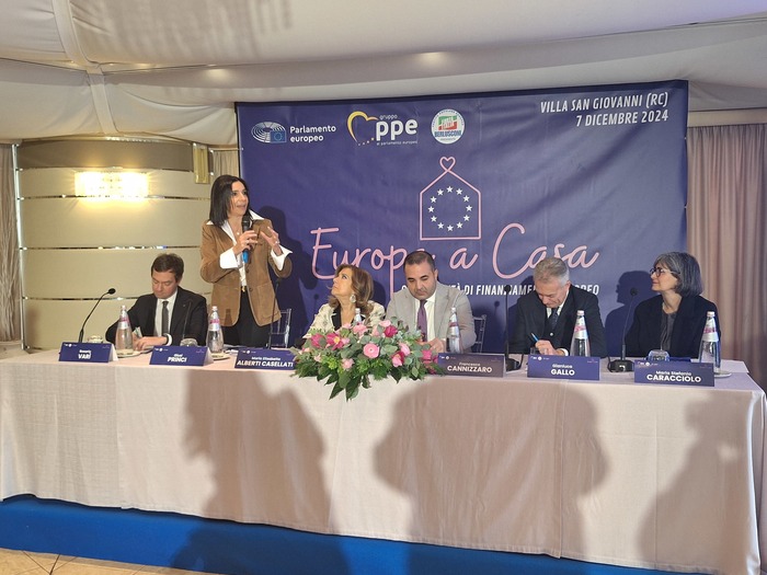 Nuovo Progetto 22Europa A Casa22