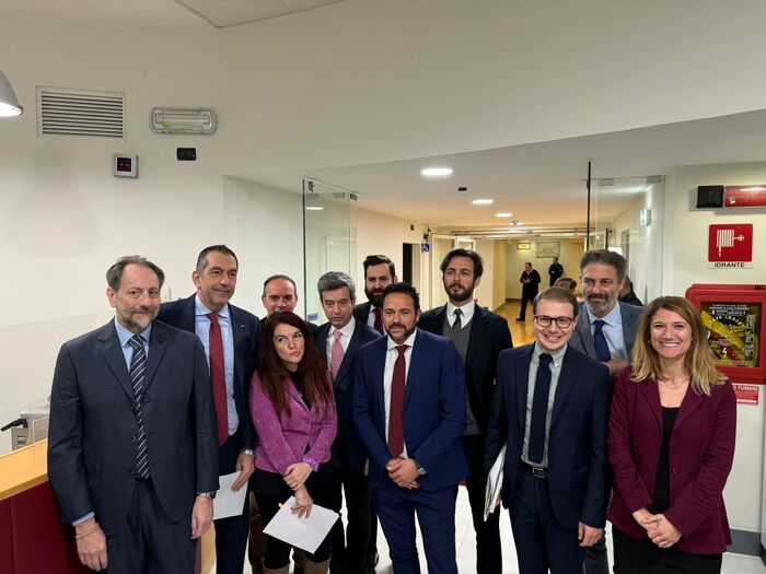 Opposizioni Presentano Ordine