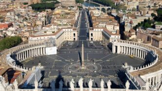 Papa Francesco Celebra La Pubb