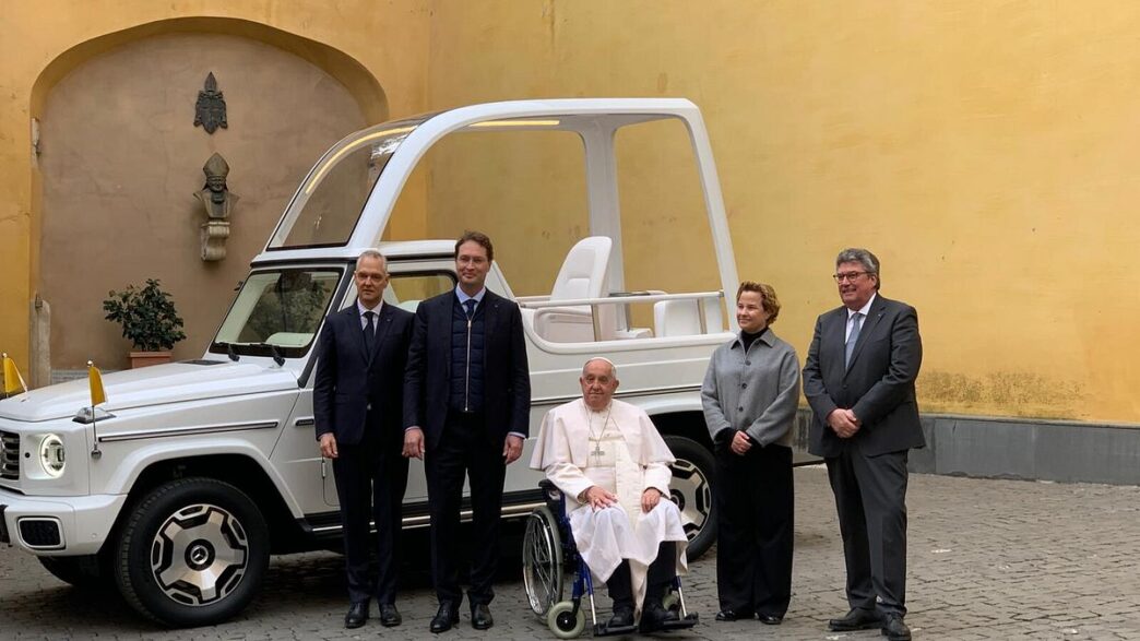 Papa Francesco Debutta Con La