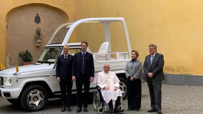 Papa Francesco Debutta Con La
