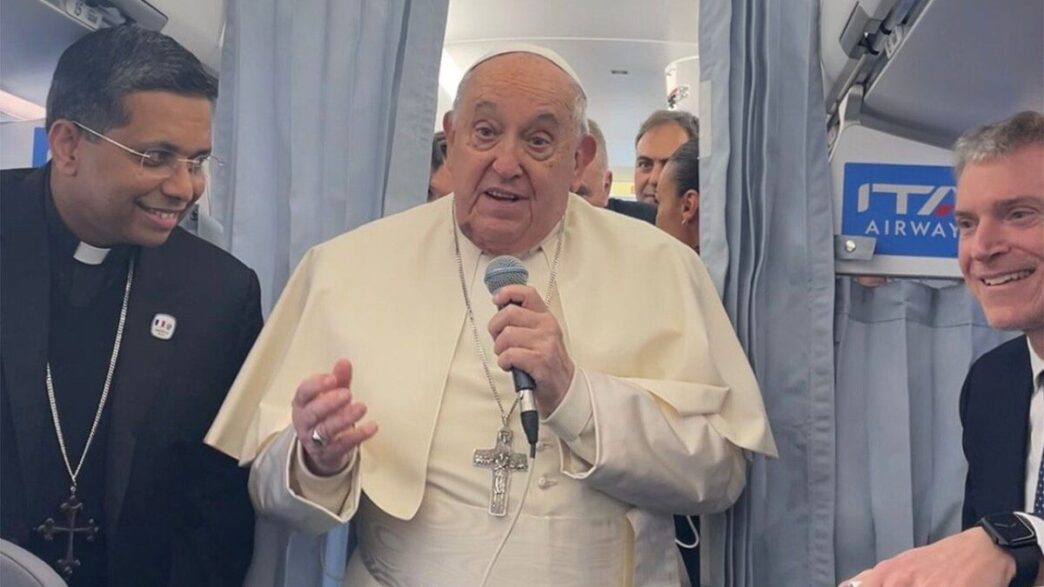 Papa Francesco In Corsica3A Un 1