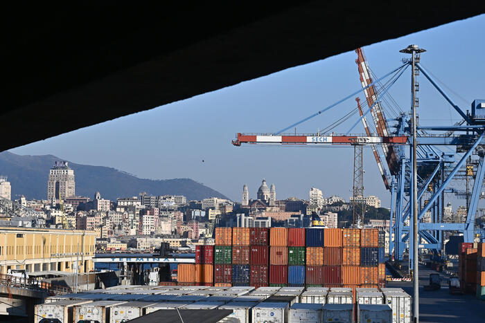 Porto Di Genova3A Crescita Del