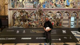 Presepe Napoletano A Notre Dam