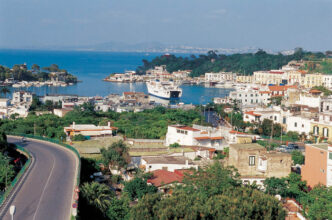 Protesta A Ischia Contro Le De