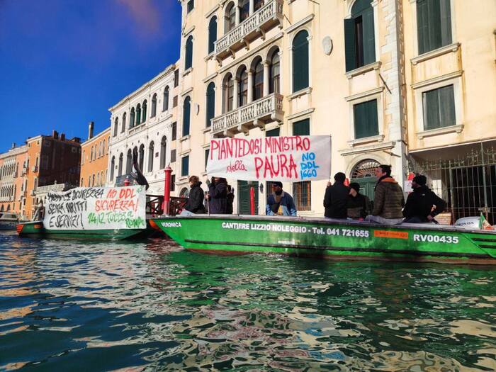 Protesta Acquatica A Venezia C