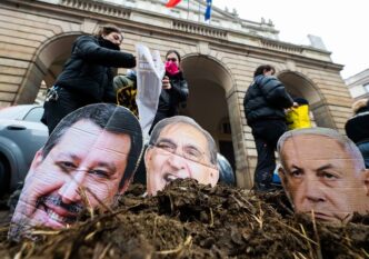 Protesta Davanti Alla Scala3A M