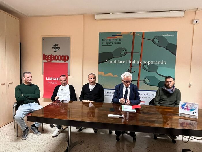 Riapertura Di Una Fabbrica A M